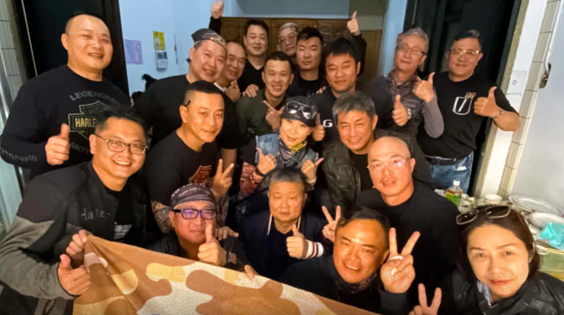 2025年愛＋騎士團體照